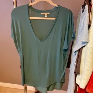 Express One Eleven V-Neck London Tee